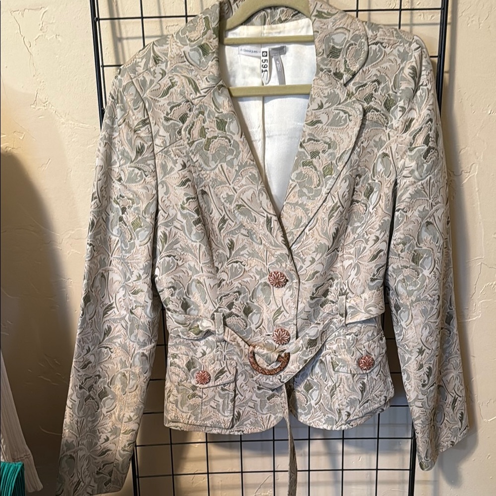 Classiques Cream and Green Blazer with belt